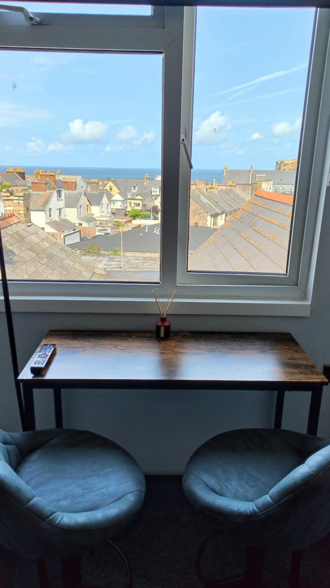 Styles & White Stays - Central Newquay New Quay Exterior foto